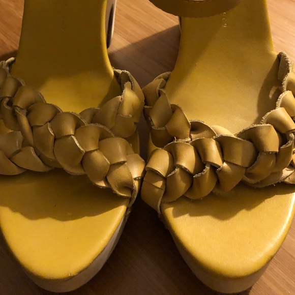 Gap Platform Heels Sandals Yellow Leather Wood Sole Size 9 - Picture 5 of 13